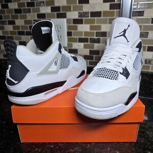 Jordan 4 / Mens Size 12 / Like New / Black/Gray/White